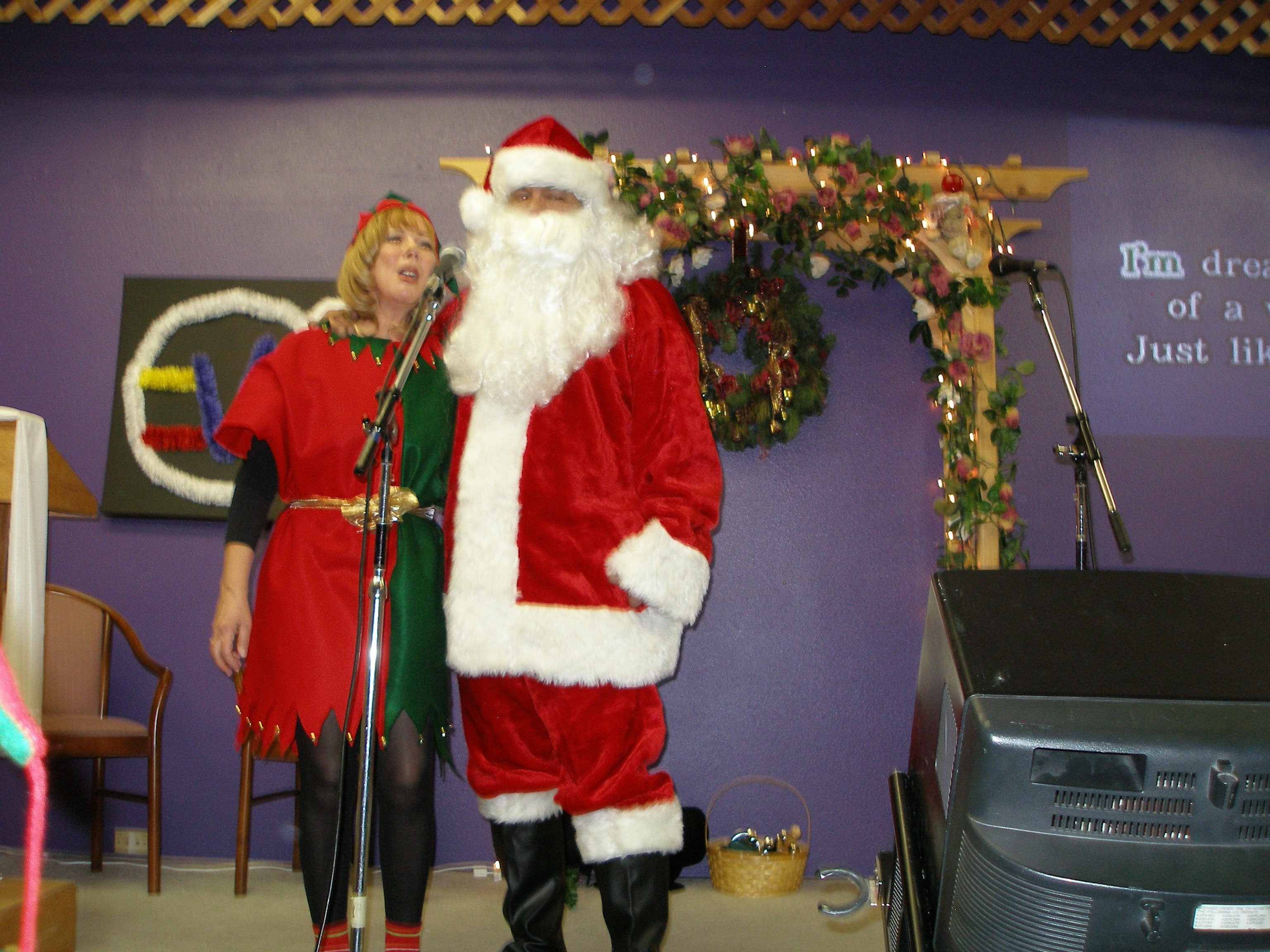 Elf and Santa performing together at Christmas Eve 2008